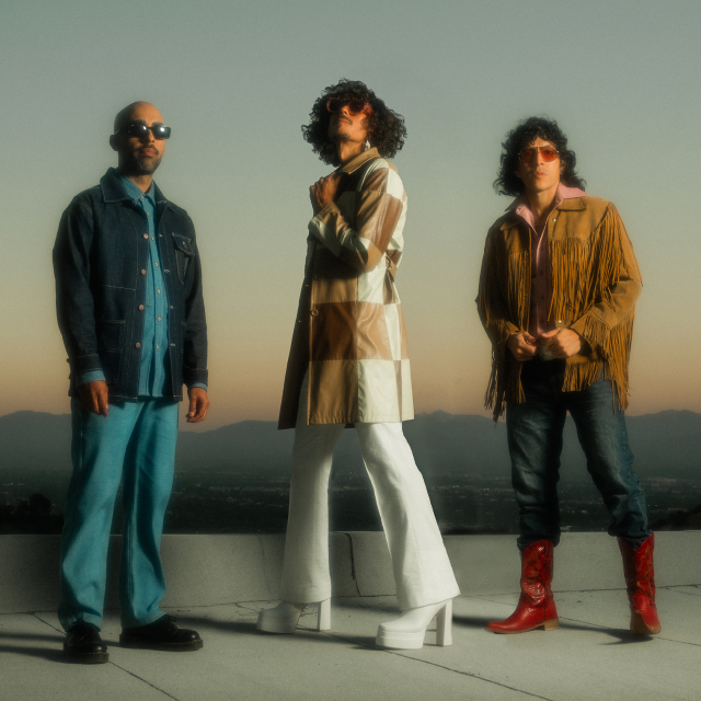 BARDO MARTINEZ / LOVE OF MINE チカーノ・バットマン Chicano Batman's Bardo Martinez talks about new music while
